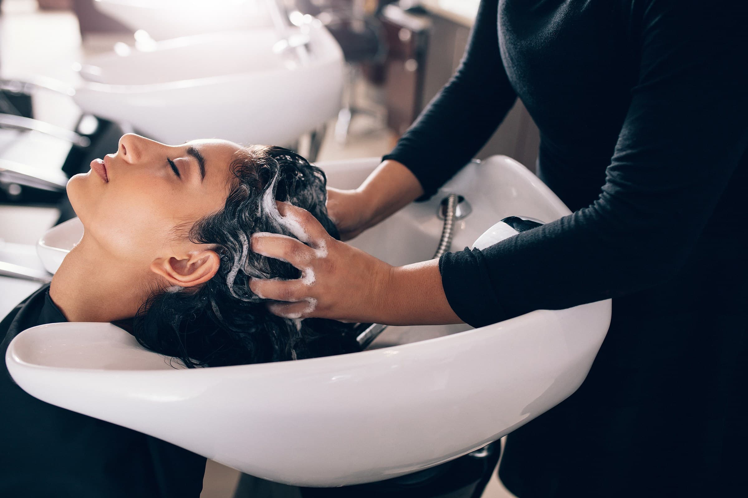 Haarwäsche im Salon Haarkultur in der Lindenstraße